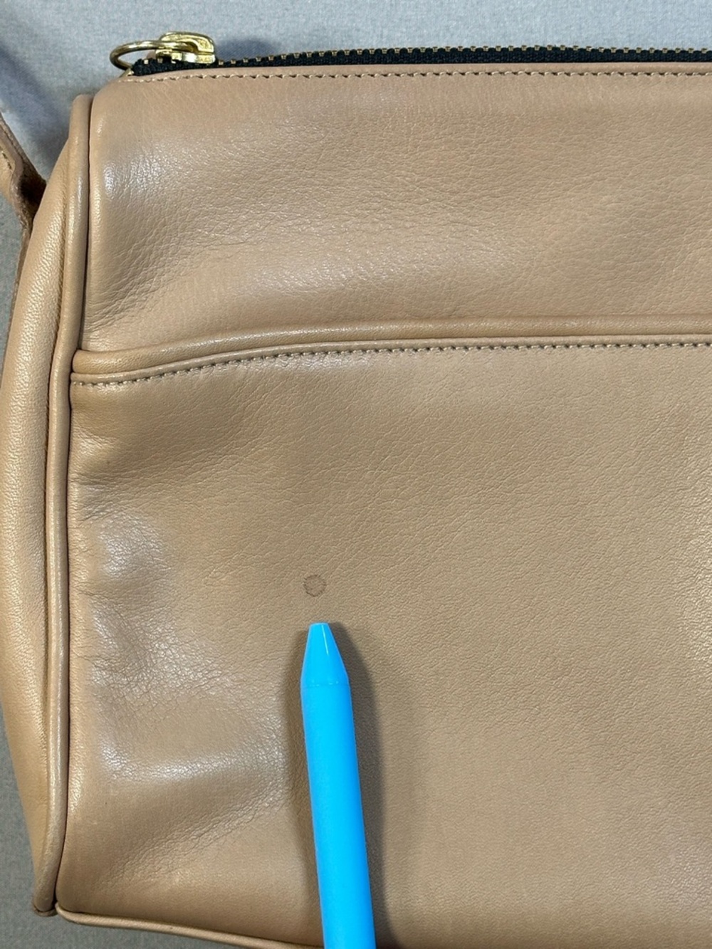 VINTAGE Coach 80s/90s Crossbody Leather Slim Zip Bag/Purse, Taupe/Tan - Picture 15 of 16